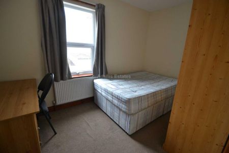 4 bedroom terraced house to rent - Photo 4