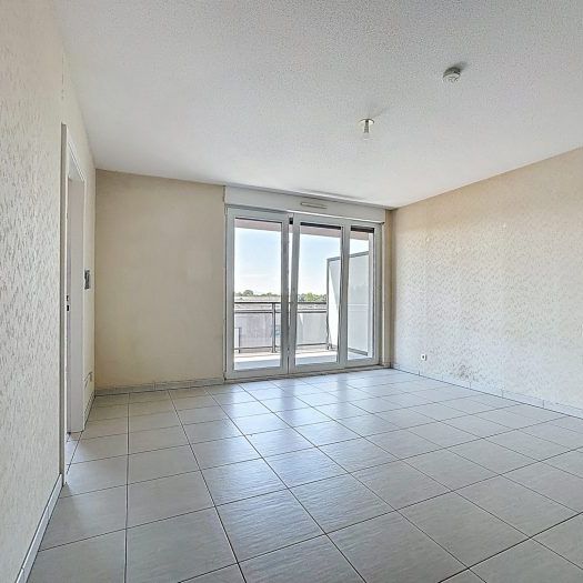 LINGOLSHEIM - Agréable 2P en dernier étage - Photo 1