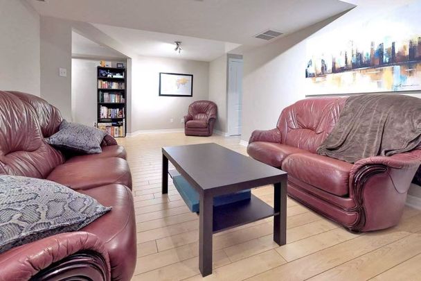 For Lease - 20 Firwood Drive, Richmond Hill, Ontario - Photo 1