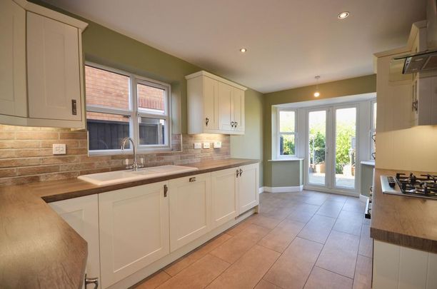4 bedroom detached house to rent - Photo 1
