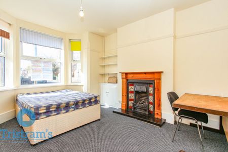 4 bed Semi-Detached House for Rent - Photo 4