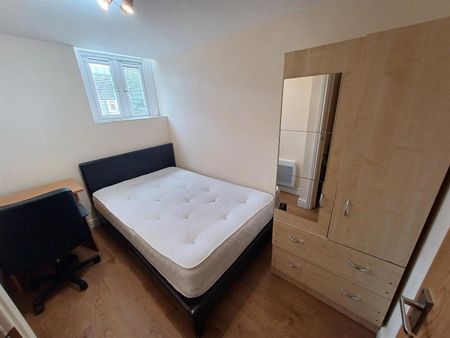 Colum Road Cardiff - Photo 3