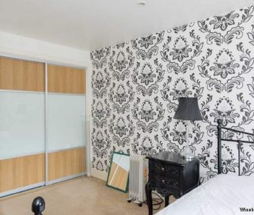 1 bedroom property to rent in Epsom - Photo 5