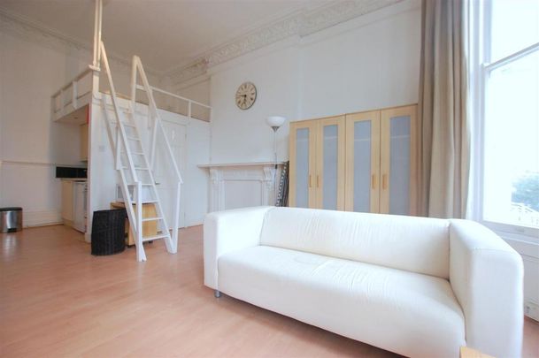 Studio to rent - Photo 1