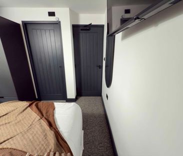 Brand-New All-Ensuite Urban Luxury House-Share - Photo 5