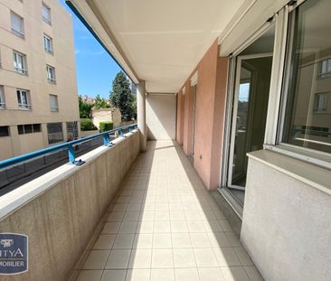 Location Appartement 3 pièces 65m² LYON 3ème - Photo 2