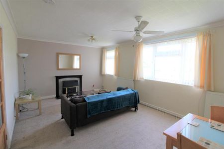 2 bedroom private hall to rent - Photo 3
