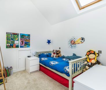Regents Court, Sopwith Way, Kingston, KT2 - Photo 5