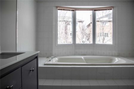 For Lease - 66 Devonsleigh Boulevard, Richmond Hill, Ontario - Photo 2