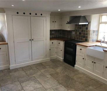 3 bedroom semi-detached house to rent - Photo 4