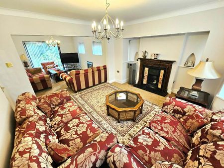 4 bedroom detached house to rent - Photo 2