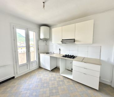 Location Appartement 3 pièces 58m² FONTAINE 38600 - Photo 3