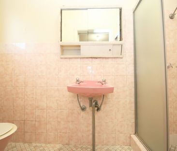 Neat & Cozy One-Bedroom Home in a Convenient Location - Photo 2