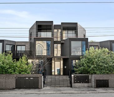 Style and Space in a Vibrant Lifestyle Position - Photo 3
