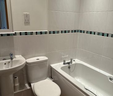 2 bedroom terraced house to rent - Photo 3