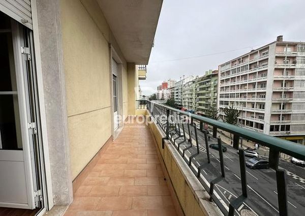 Apartamento T3 em Lisboa
