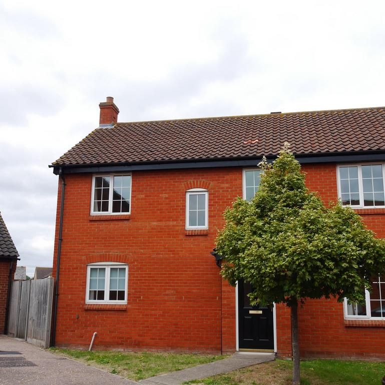 4 bedroom semi-detached house to rent - Photo 1