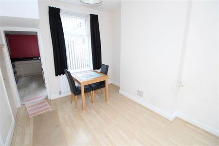 38 Kensington Avenue, Belfast, BT5 5JN - Photo 2