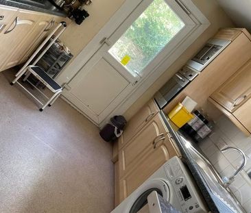 Room in a Shared House, West Road, E15 - Photo 2