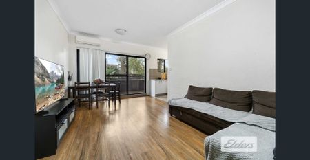 Modern Two-Bedroom Apartment in Central Flemington Location - Photo 3