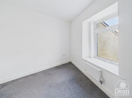 High Street, Cinderford - Photo 2