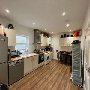 Room in a Shared Flat, Replingham Road, SW18 - Photo 2