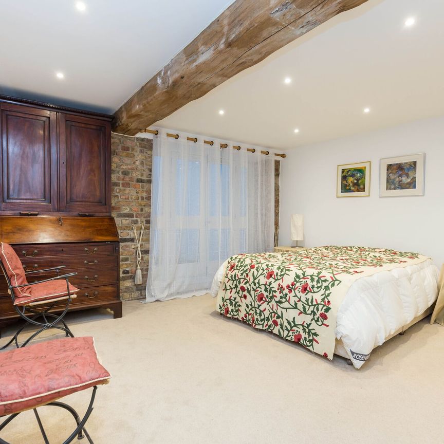 Maidstone Buildings Mews, London, SE1 1GE - Photo 1