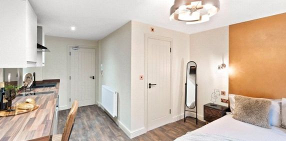 High Street, Hucknall, Nottingham, Nottinghamshire, NG15 - Photo 2