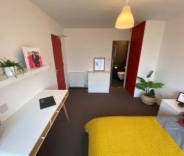 1 bedroom in a house share to rent - Photo 2