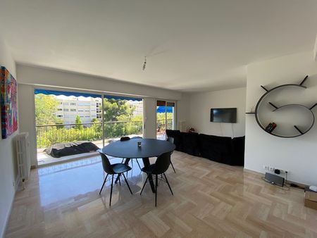Location Appartement 4 pièces 94m² TOULON 83000 - Photo 5