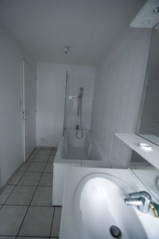 Location Appartement 1 pièce 30m² ST LO 50000 - Photo 3