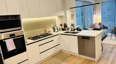 Modern four-bedroom standalone two-story home in Westgate - Photo 4