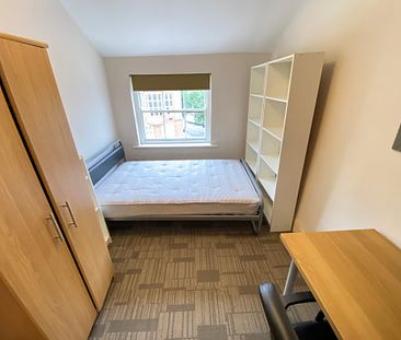 8 Bed Student Accommodation - Photo 6