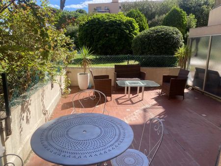 Location Appartement 2 pièces 27 m2 à Cagnes-sur-Mer - Photo 4