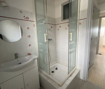 Location Appartement 3 pièces 50m² OLORON STE MARIE 64400 - Photo 4