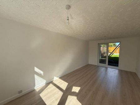 3 bedroom terraced house to rent - Photo 2