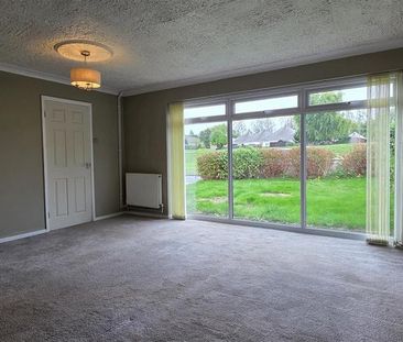 2 bedroom bungalow to rent - Photo 1