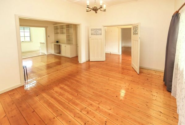 Charming Glen Iris Home with Large Backyard - Photo 1