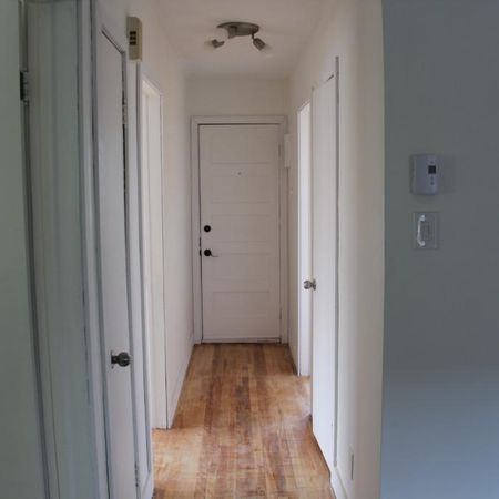 4 ½ à louer – Sainte-Marie (Centre-Sud) – Lumineux, 2 balcons - Photo 4