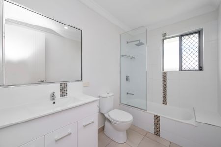 Family Home in Bushland Beach - Photo 4