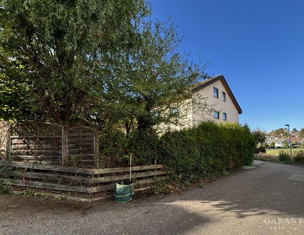 Möblierte 2 Zimmer-DG-Wohnung im 3-FH - Photo 1