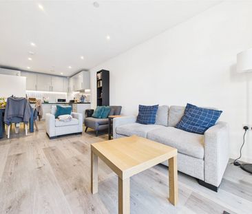 High Street, Hampton Hill, TW12 - Photo 1