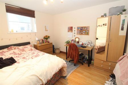 6 bedroom house to rent - Photo 5