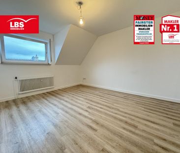 **Zentral gelegene schöne Dachgeschosswohnung mit Balkon in Bocholt!** - Photo 2