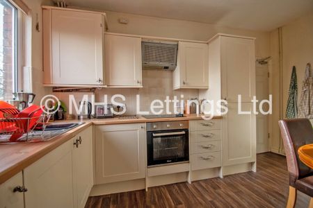 Flat D, Regent Lodge, Leeds, LS6 2DZ - Photo 2