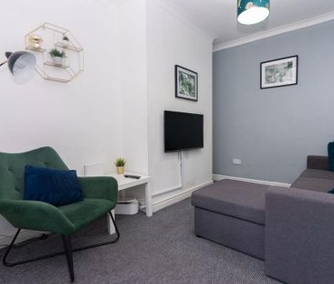 3 bedroom terraced house to rent - Photo 4