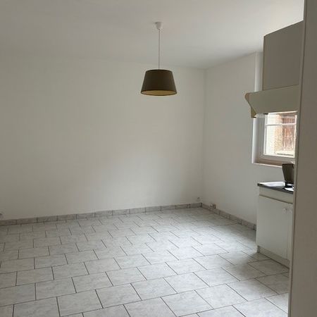 CENTRE APPARTEMENT F2 - Photo 3