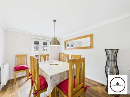 Greenacre Way, Bishops Cleeve, Cheltenham, GL52 - Photo 2