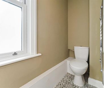 2 bedroom maisonette to rent - Photo 5