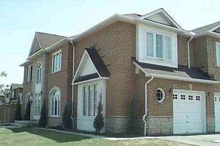 For Lease - 22 Yellow Brick Road, Brampton, Ontario - Photo 3